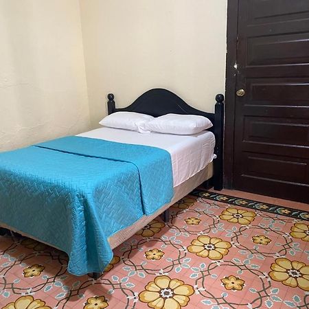 Hotel Malybu Guatemalaváros Kültér fotó