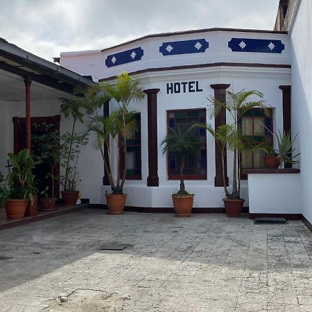 Hotel Malybu Guatemalaváros Kültér fotó