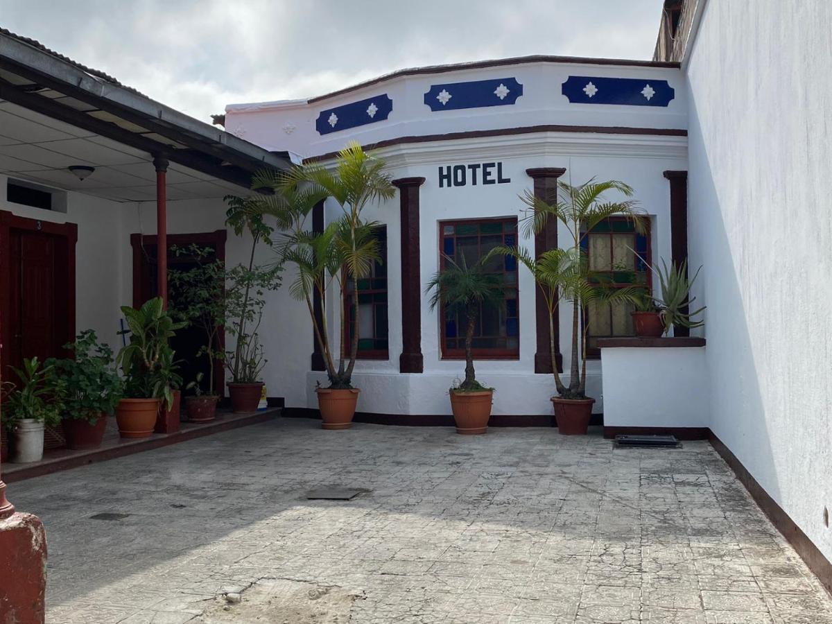 Hotel Malybu Guatemalaváros Kültér fotó